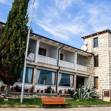 Dem Hotel Сухумі Екстер'єр фото