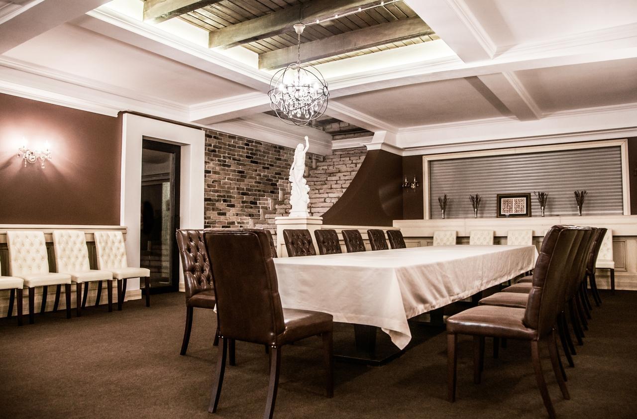 Dem Hotel Сухумі Екстер'єр фото